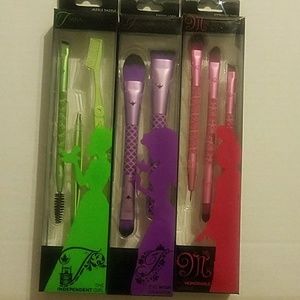 Disney Make-up brushes  NEW